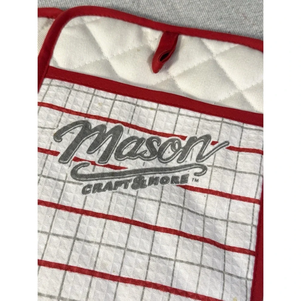 Mason Craft&More Red White Grid Quilted Kitchen Potholders Set of 2 Retro Style